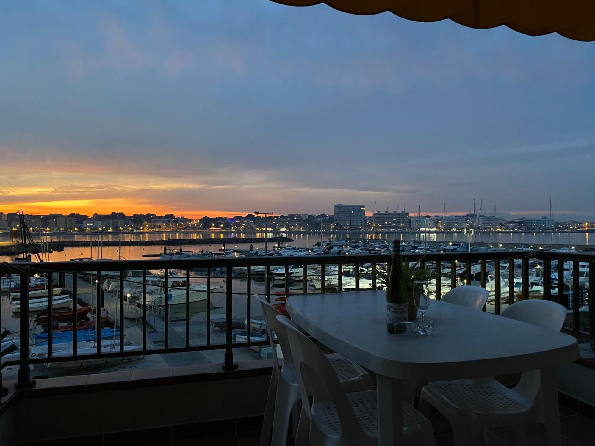 Precioso Apartamento En Primera Linea De Mar L' Escala Ngoại thất bức ảnh